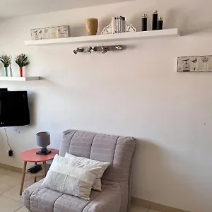 https://cassisbeach.fr-provencehotel.com
